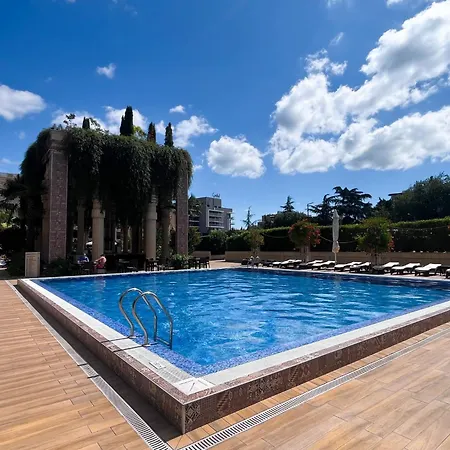 Sea View Argish * غولدن ساندز